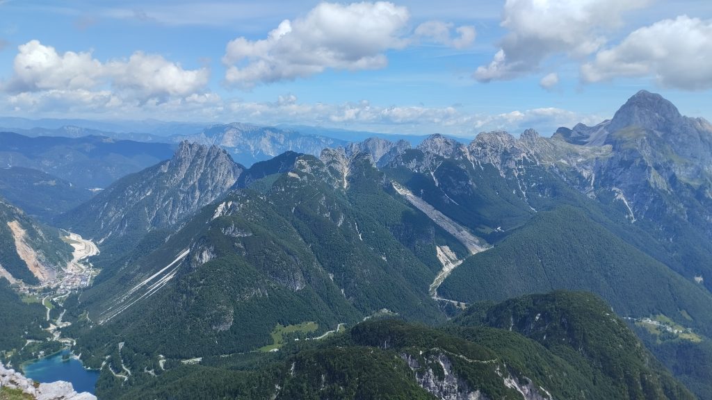 Rediscovering cross-border cooperation between Italian and Yugoslav mountaineers during the Cold War.